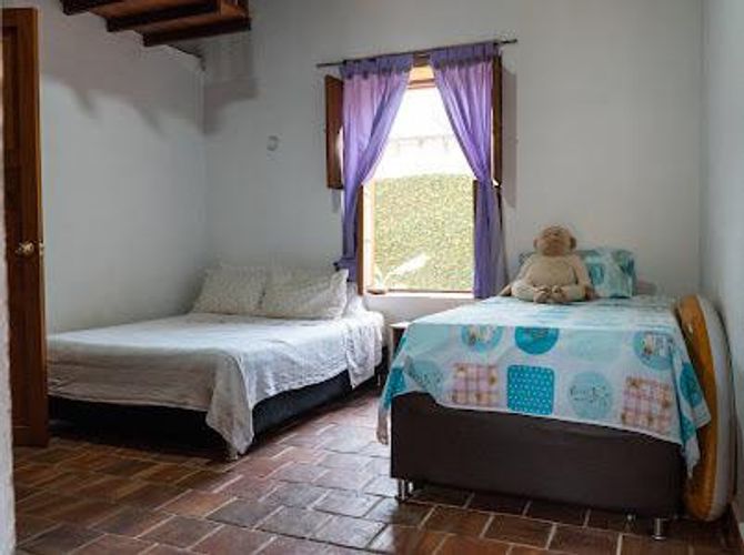 Casa de 8 alcobas en venta en San Simon De La Pradera, Floridablanca, 523 m² · foto 3 de 14