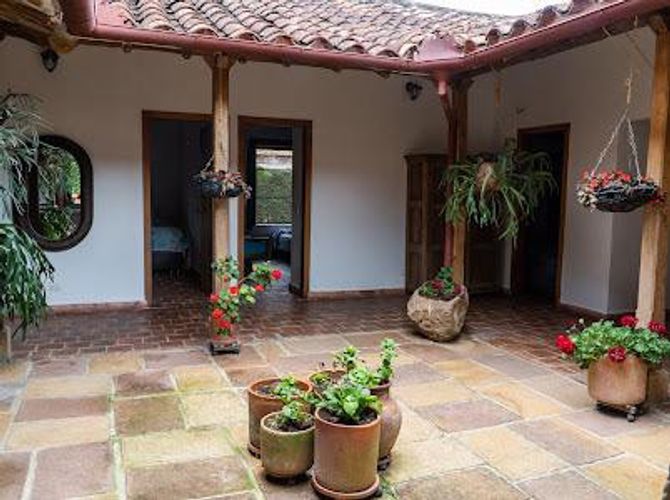 Casa de 8 alcobas en venta en San Simon De La Pradera, Floridablanca, 523 m² · foto 4 de 14