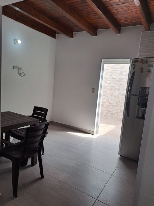 Casa de 3 alcobas en venta en Versalles, Floridablanca, 110 m² · foto 3 de 17