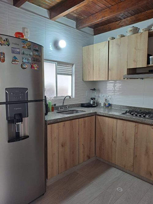 Casa de 3 alcobas en venta en Versalles, Floridablanca, 110 m² · foto 4 de 17