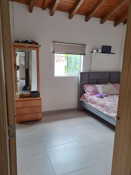 Casa de 3 alcobas en venta en Versalles, Floridablanca, 110 m² · foto 13 de 17
