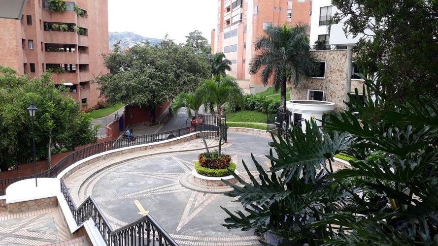 Apartamento de 3 alcobas en venta en Santa Teresita, Cali, 153 m² · foto 21 de 24