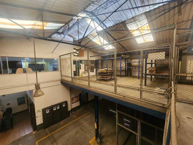 Bodega en venta en Belalcazar, Cali, 829 m² · foto 10 de 24