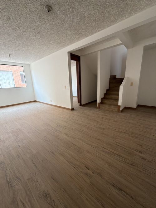 Apartamento de 4 alcobas en venta en Victoria Norte, Bogotá, 92 m² · foto 2 de 19