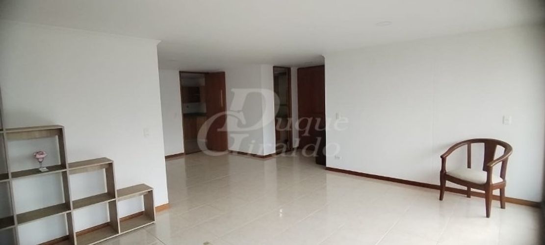 Apartamento de 3 alcobas en arriendo en La Florida, Medellín, 134 m² · foto 4 de 21