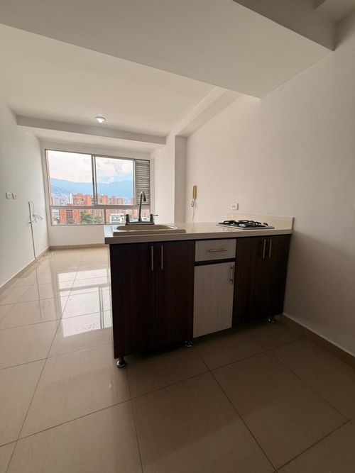 Apartaestudio en venta en Suramericana, Medellín, 32 m² · foto 2 de 10