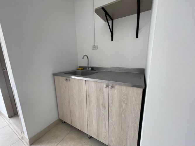 Oficina en arriendo en Laureles, Medellín, 50 m² · foto 3 de 13