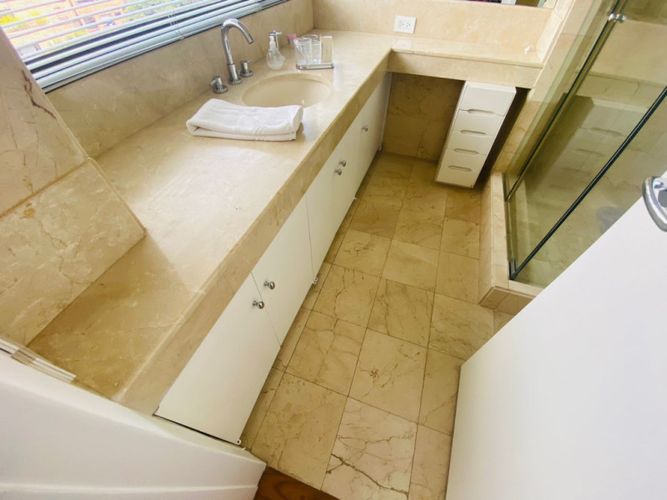Apartamento de 3 alcobas en venta en El Refugio I, Bogotá, 360 m² · foto 21 de 24