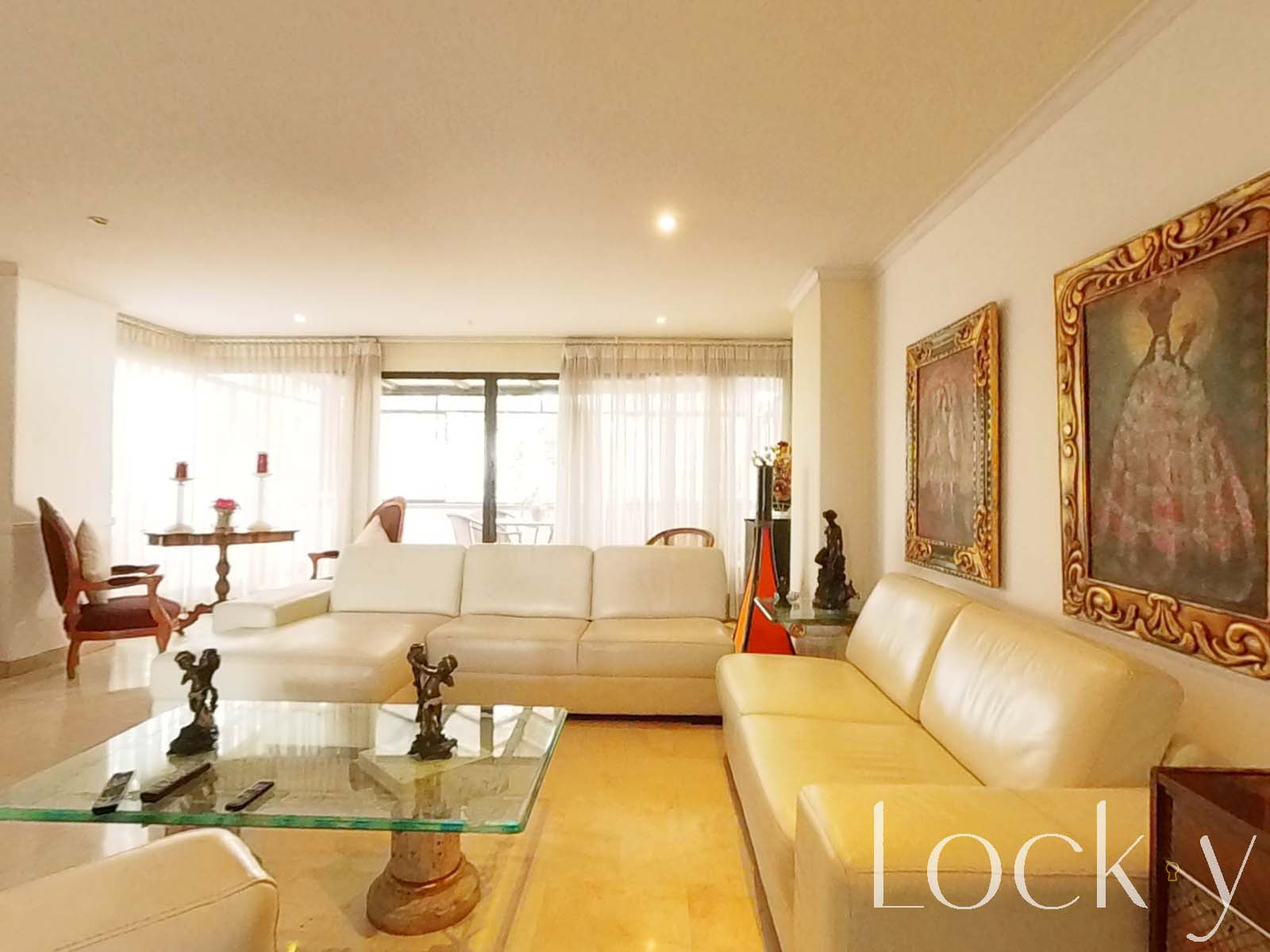 Apartamento en venta en El Poblado, Medellín 2
