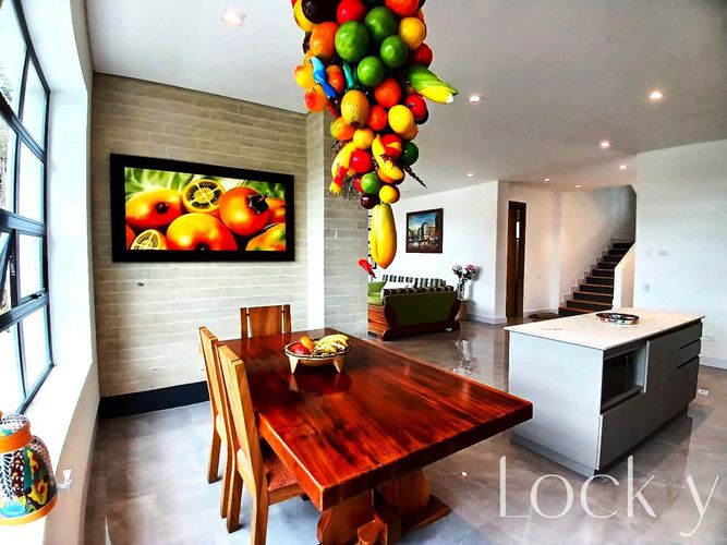 Casa de 6 alcobas en venta en Loma Del Escobero, Envigado, 610 m² · foto 3 de 20