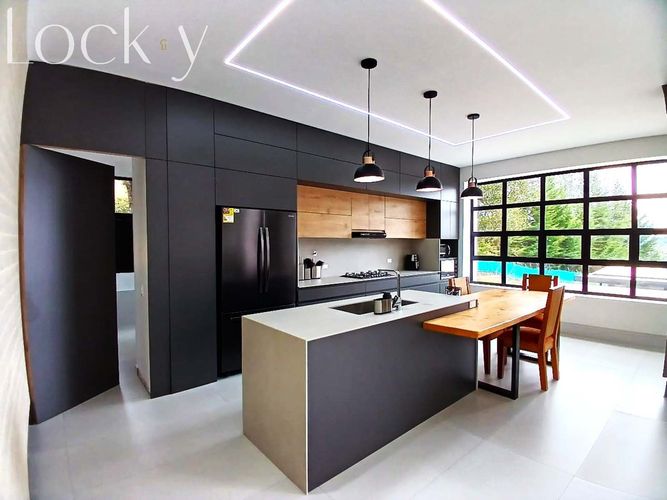 Casa de 6 alcobas en venta en Loma Del Escobero, Envigado, 610 m² · foto 6 de 20