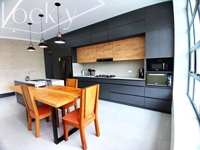 Casa de 6 alcobas en venta en Loma Del Escobero, Envigado, 610 m² · foto 9 de 20