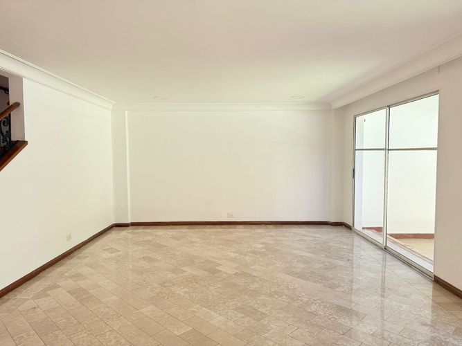 Casa de 3 alcobas en venta en Castropol, Medellín, 350 m² · foto 5 de 18