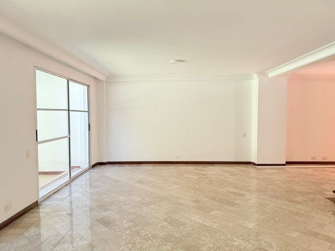 Casa de 3 alcobas en venta en Castropol, Medellín, 350 m² · foto 4 de 18