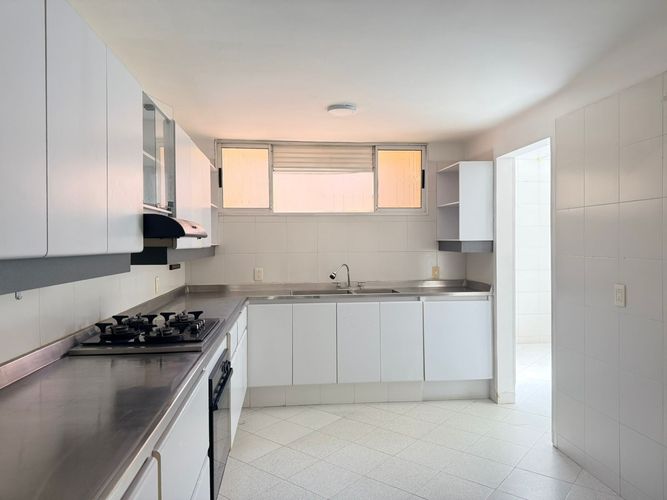 Casa de 3 alcobas en venta en Castropol, Medellín, 350 m² · foto 12 de 18