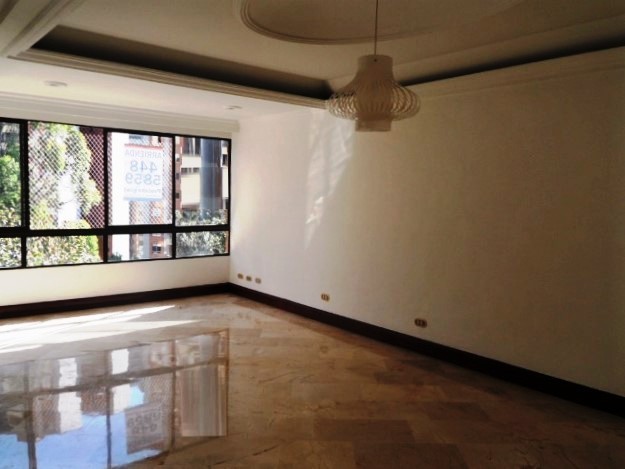 Apartamento en arriendo en El Poblado, Medellín · foto 4 de 19