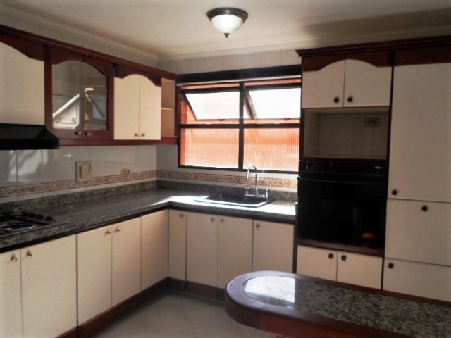 Apartamento en arriendo en El Poblado, Medellín · foto 8 de 19