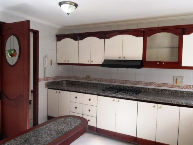 Apartamento en arriendo en El Poblado, Medellín · foto 6 de 19