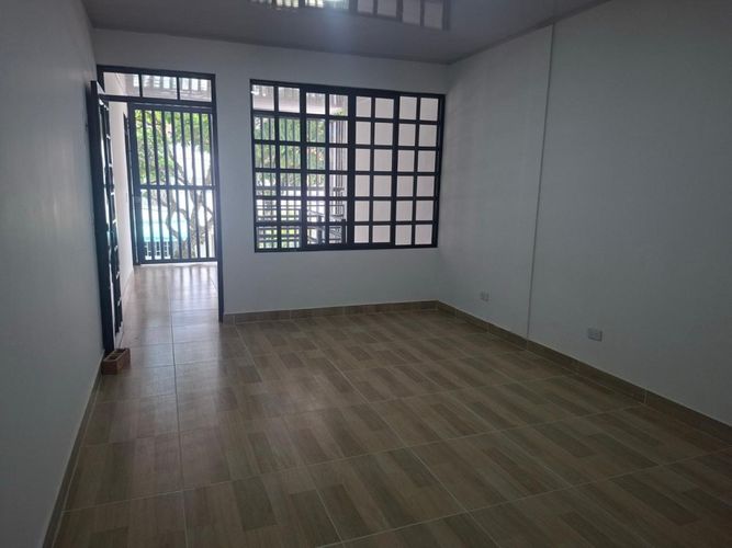 Casa de 9 alcobas en venta en Colseguros, Cali, 300 m² · foto 2 de 13