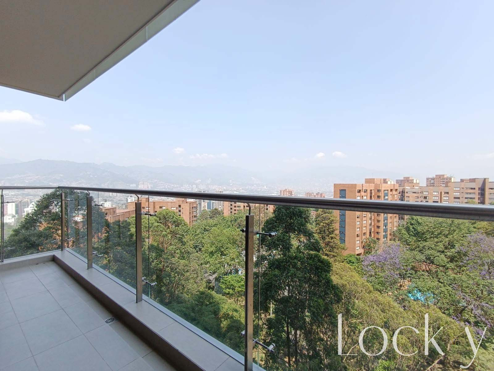 Apartment for sale in El Campestre, Medellín 4