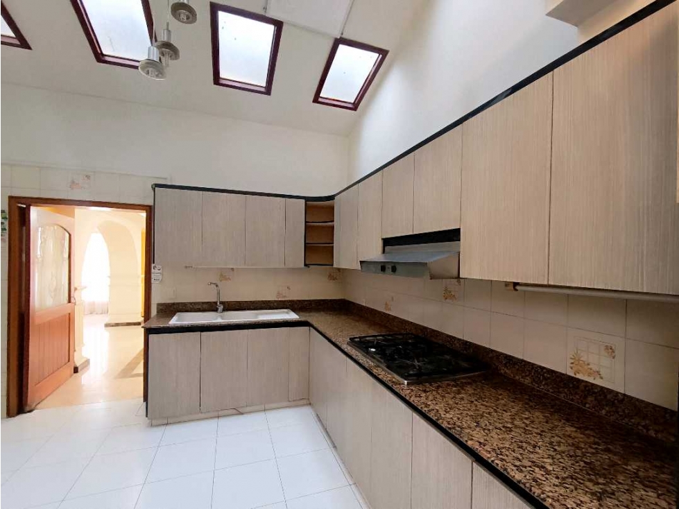 Casa en venta en La Camelia, Manizales · foto 3 de 24
