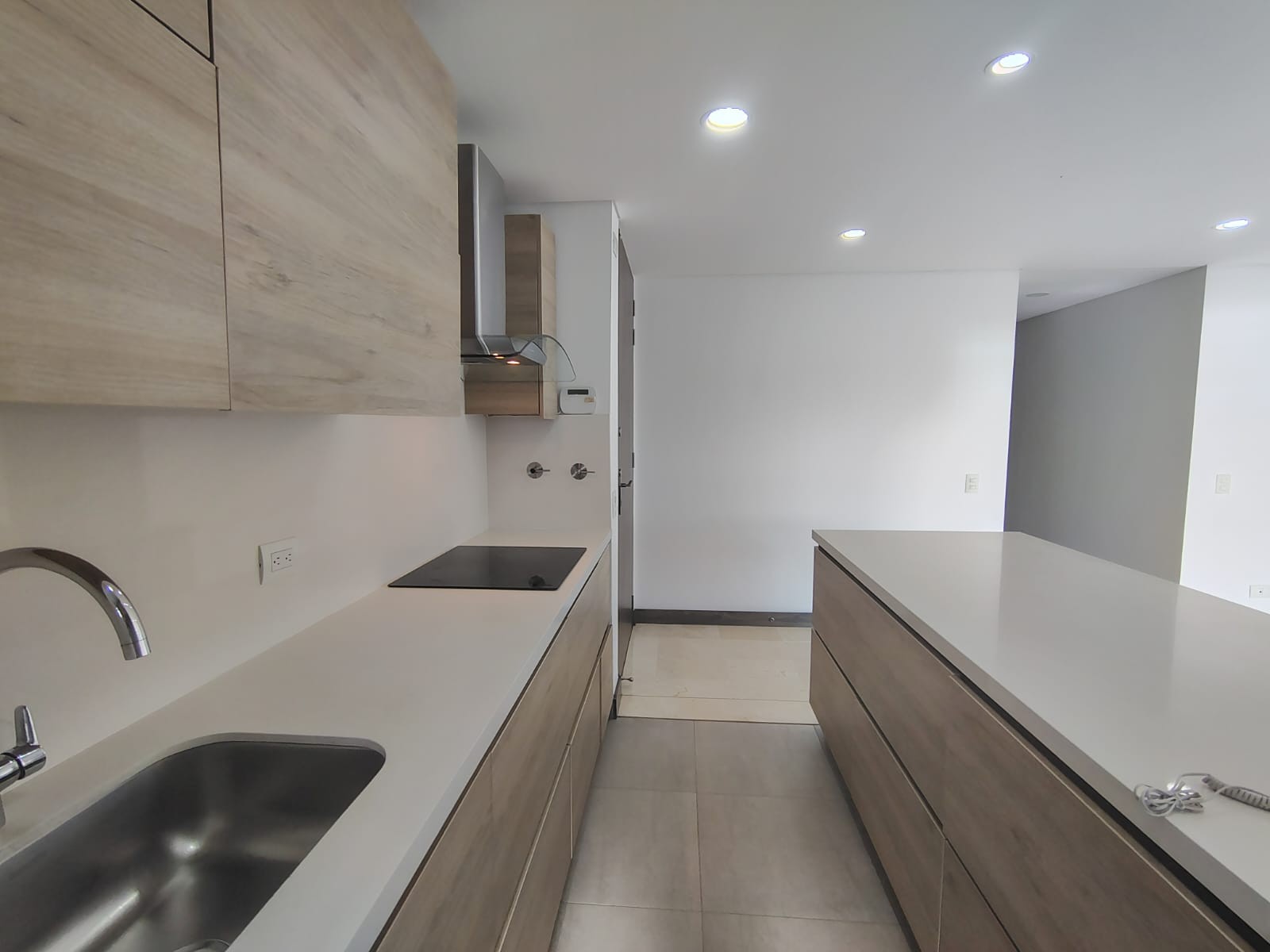 Apartamento en arriendo en El Poblado, Medellín · foto 7 de 19