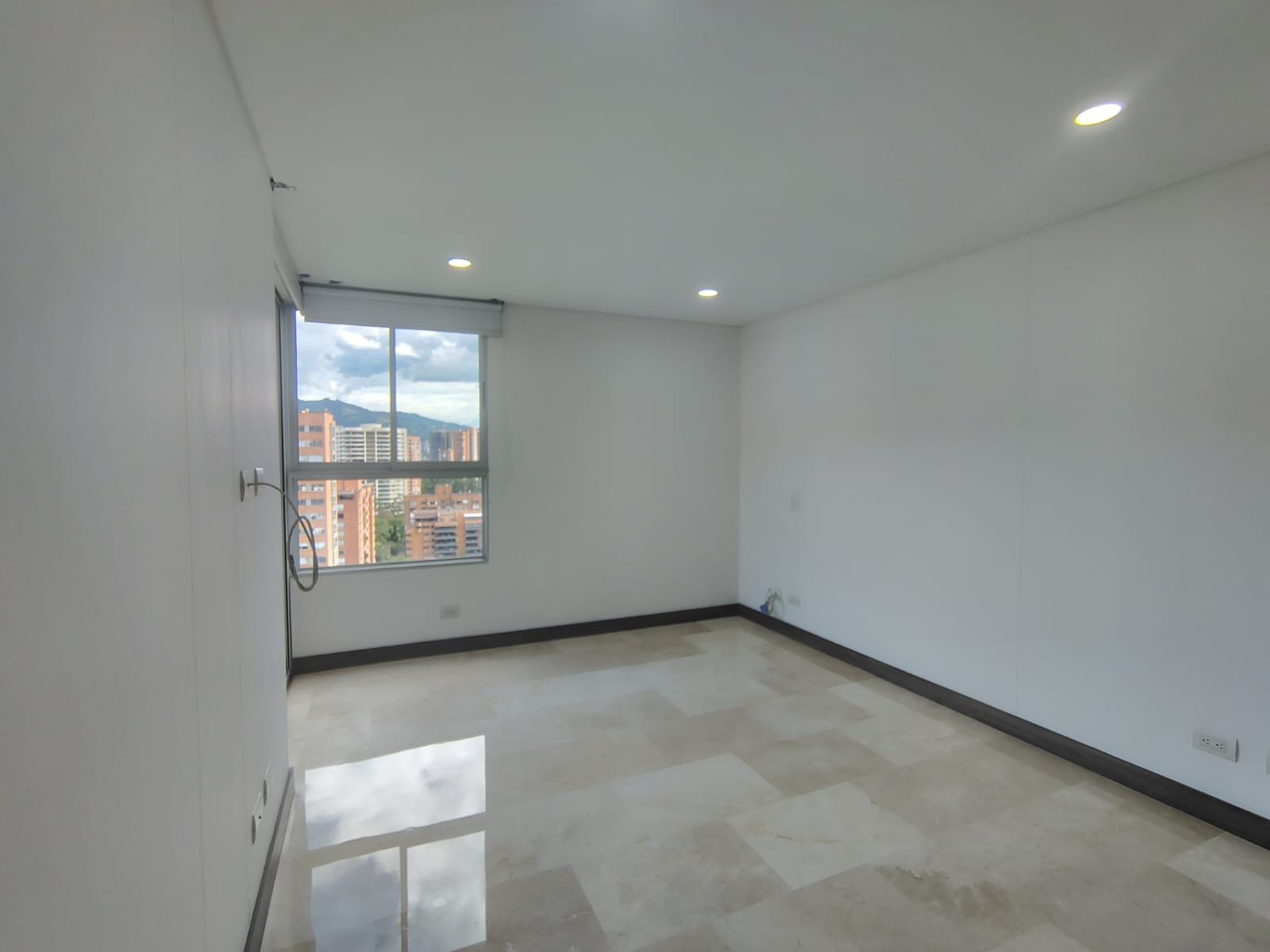 Apartamento en arriendo en El Poblado, Medellín · foto 8 de 19