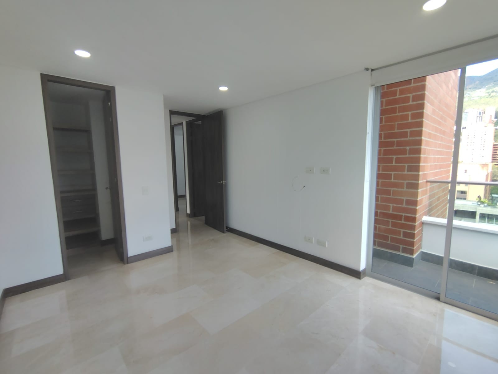 Apartamento en arriendo en El Poblado, Medellín · foto 11 de 19