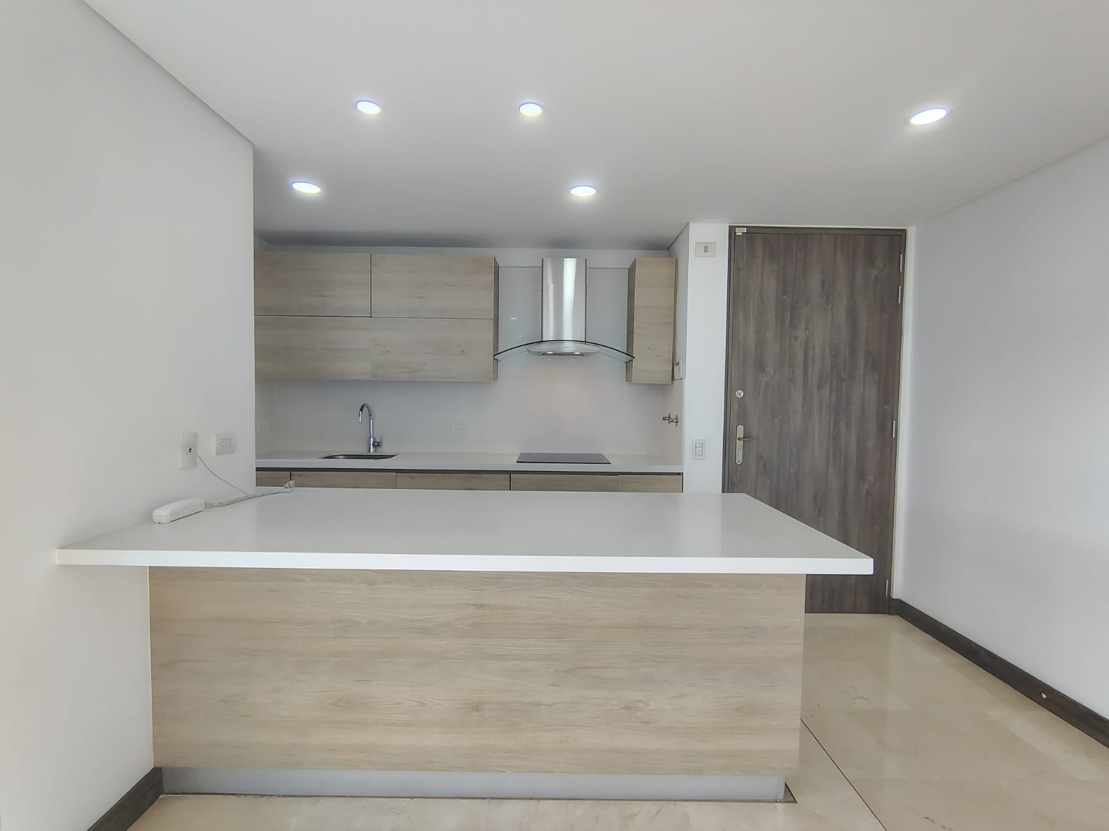Apartamento en arriendo en El Poblado, Medellín · foto 4 de 19