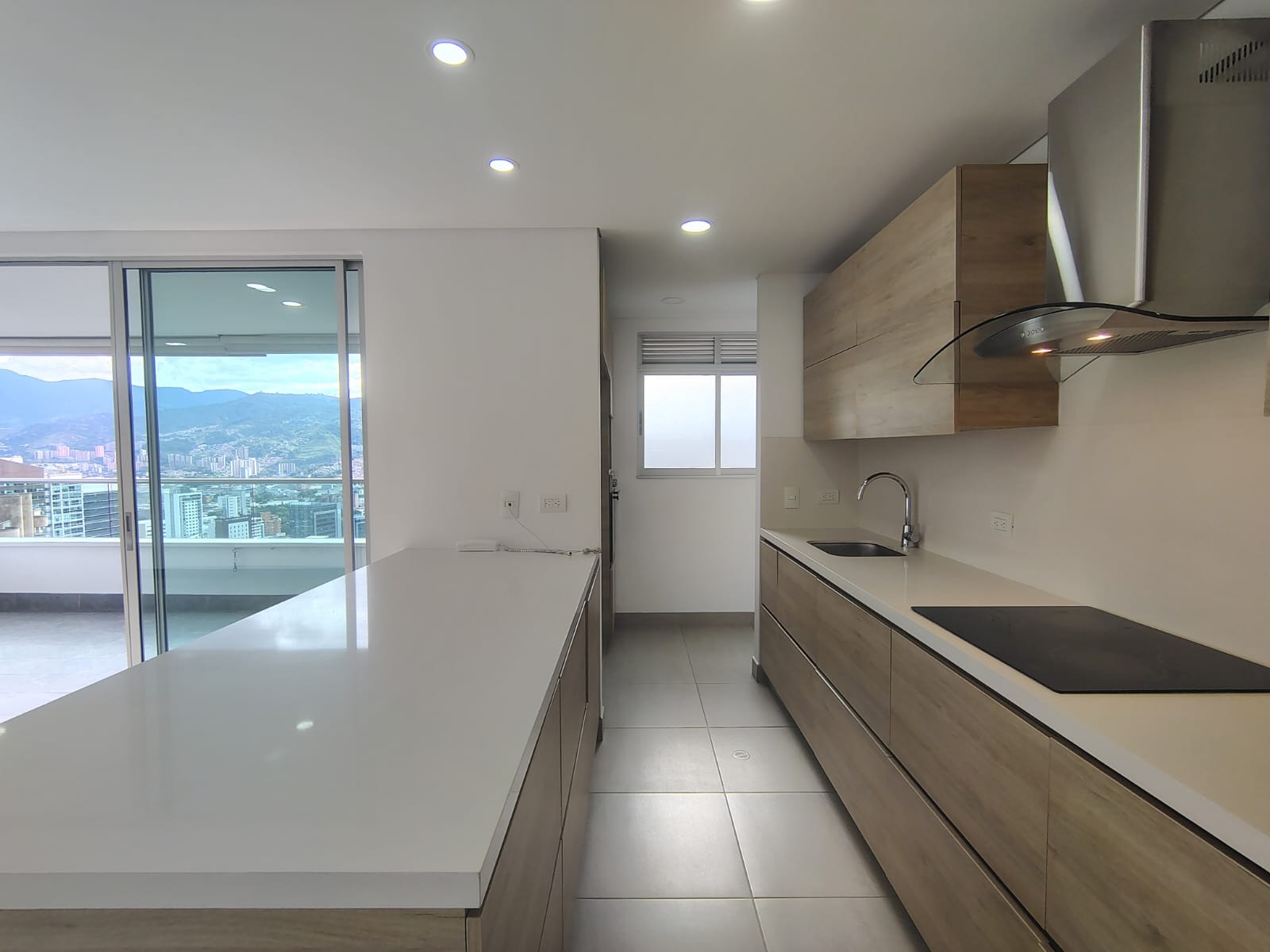 Apartamento en arriendo en El Poblado, Medellín · foto 6 de 19