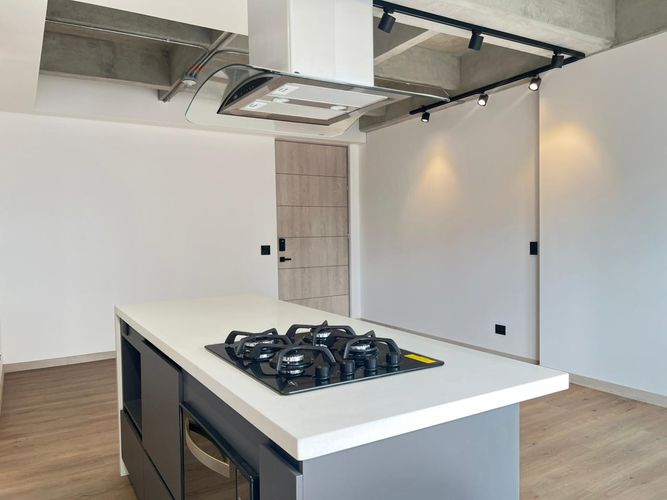 Apartamento de 2 alcobas en arriendo en Loma Benedictinos, Envigado, 75 m² · foto 2 de 14