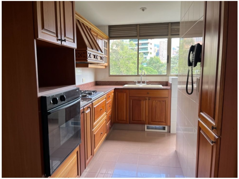 Apartamento en venta en El Poblado, Medellín 2
