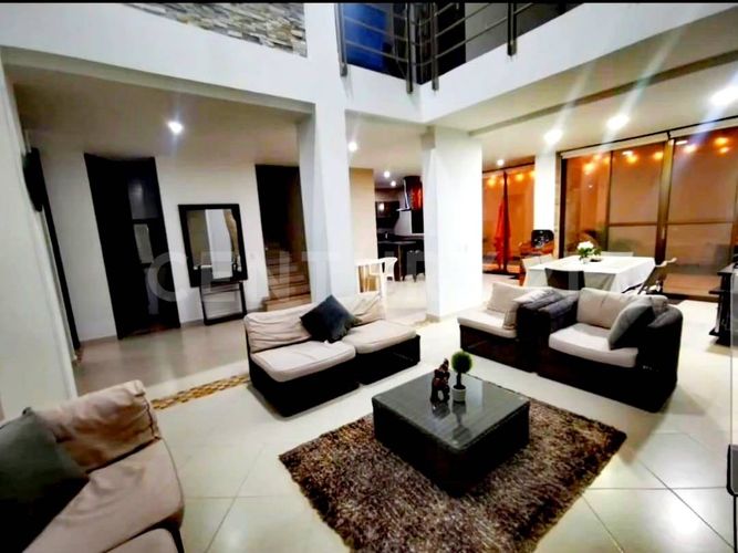 Casa de 4 alcobas en venta en Ricaurte, 195 m² · foto 3 de 15