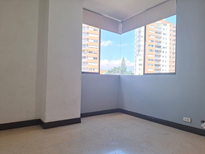 Apartamento de 2 alcobas en arriendo en El Poblado, Medellín, 75 m² · foto 13 de 16