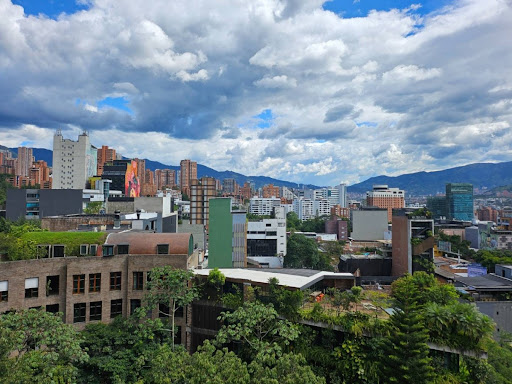 Apartamento en arriendo en Lalinde, Medellín · foto 4 de 24