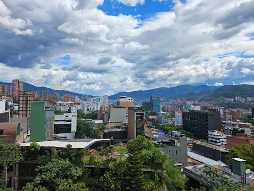 Apartamento en arriendo en Lalinde, Medellín · foto 5 de 24