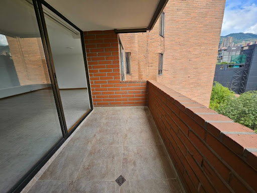 Apartamento en arriendo en Lalinde, Medellín · foto 6 de 24