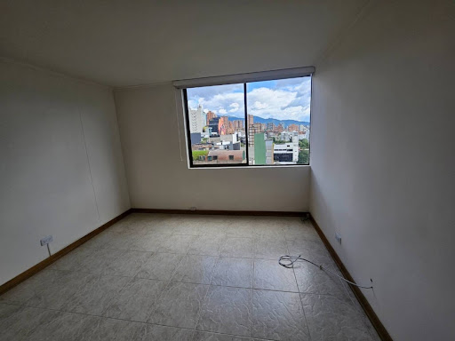 Apartamento en arriendo en Lalinde, Medellín · foto 13 de 24