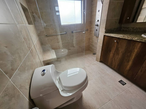 Apartamento en arriendo en Lalinde, Medellín · foto 16 de 24