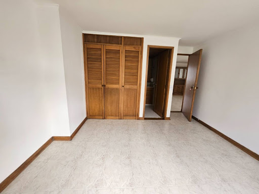 Apartamento en arriendo en Lalinde, Medellín · foto 22 de 24