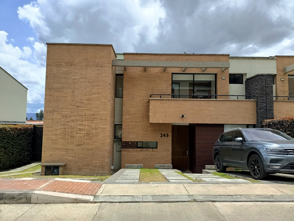 Casa en Venta en Los Robles Bosque Residencia, Cajicá
