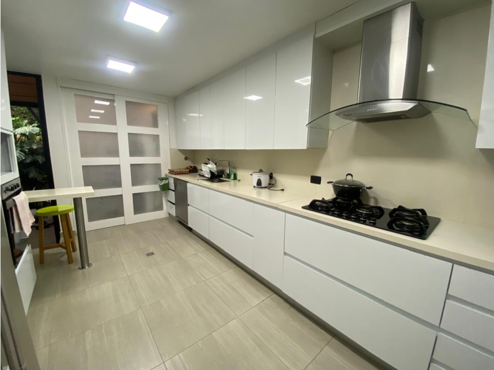 Apartamento en venta en El Poblado, Medellín 4