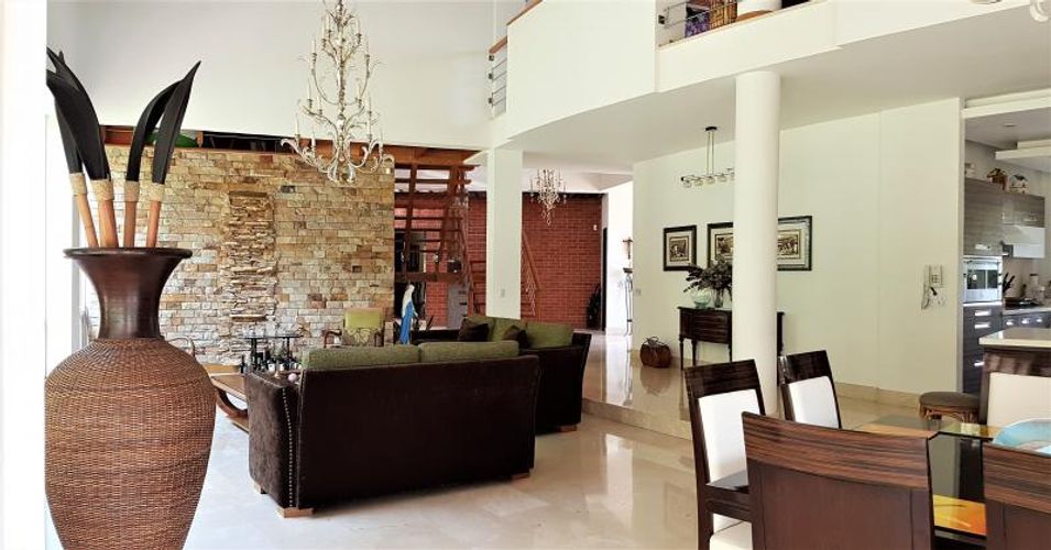 Casa de 6 alcobas en venta en Las Mercedes, Jamundí, 730 m² · foto 3 de 22