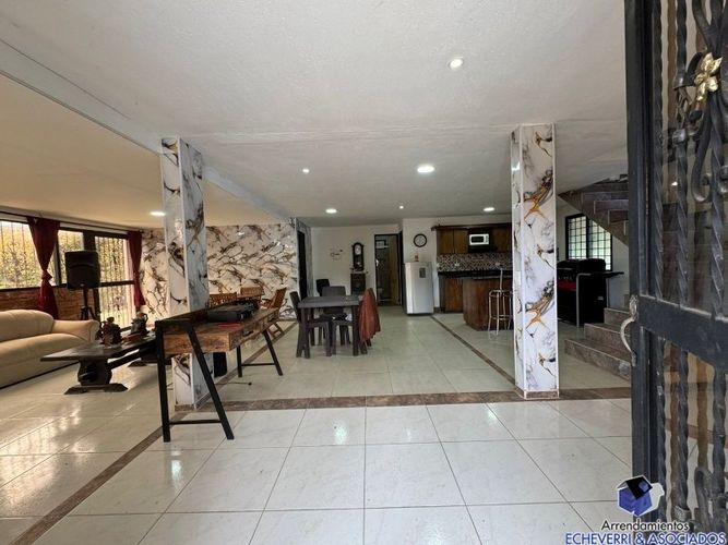 Casa de 6 alcobas en venta en El Carmen De Viboral, El Carmen de Viboral, 1325 m² · foto 2 de 24