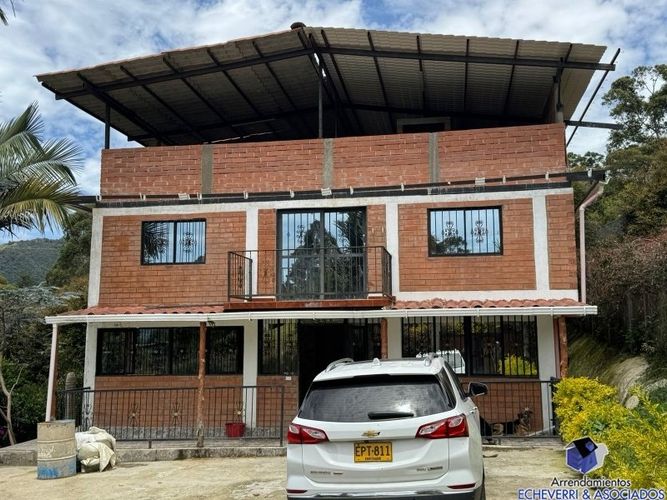Casa de 6 alcobas en venta en El Carmen De Viboral, El Carmen de Viboral, 1325 m² · foto 4 de 24