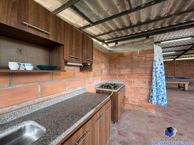 Casa de 6 alcobas en venta en El Carmen De Viboral, El Carmen de Viboral, 1325 m² · foto 7 de 24