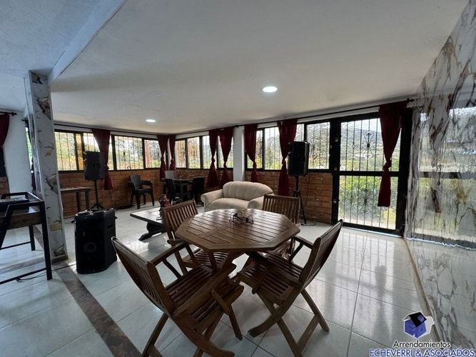Casa de 6 alcobas en venta en El Carmen De Viboral, El Carmen de Viboral, 1325 m² · foto 22 de 24