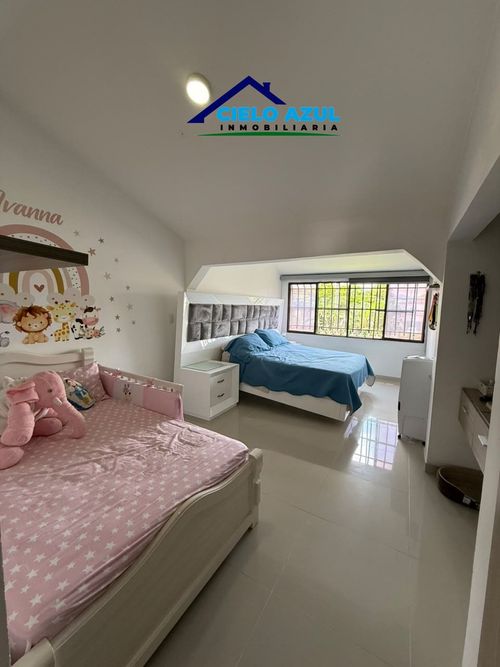 Casa de 4 alcobas en venta en La Hacienda, Cali, 250 m² · foto 2 de 5