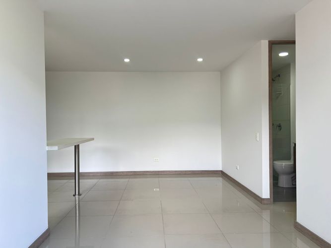 Apartamento de 3 alcobas en arriendo en Camino Verde, Envigado, 85 m² · foto 9 de 15