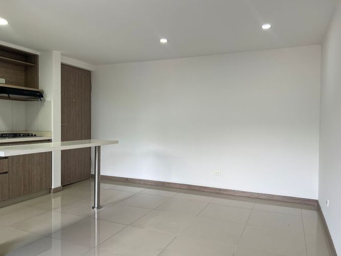 Apartamento de 3 alcobas en arriendo en Camino Verde, Envigado, 85 m² · foto 5 de 15